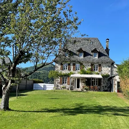 Maison Familiale En Auvergne, Nature Et Confort, 20 Min Lioran Dom wakacyjny *