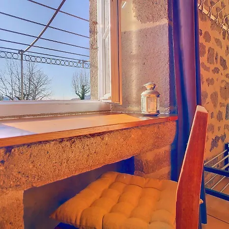 Dom wakacyjny Maison Familiale En Auvergne, Nature Et Confort, 20 Min Lioran