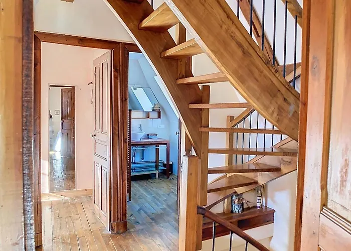 Holiday home 20 Min Lioran, Maison Familiale En Auvergne, Nature Et Confort, *