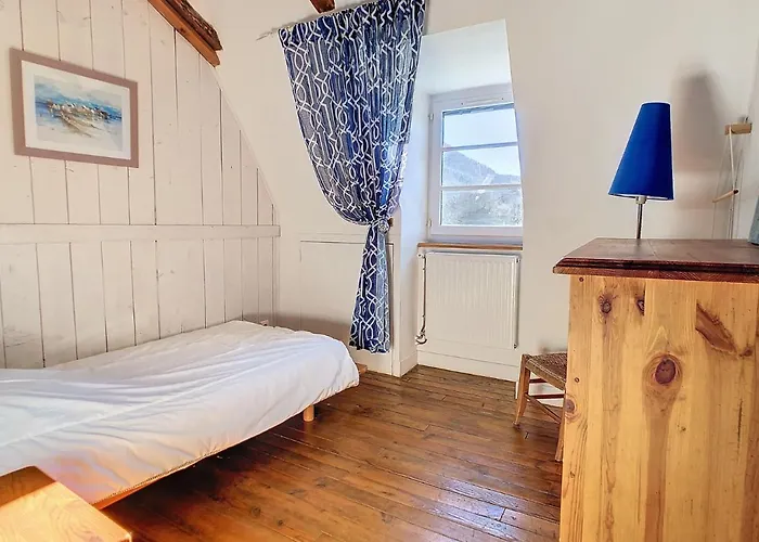 Holiday home 20 Min Lioran, Maison Familiale En Auvergne, Nature Et Confort,